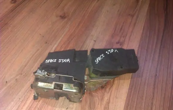 Mitsubishi Space Star Front door lock