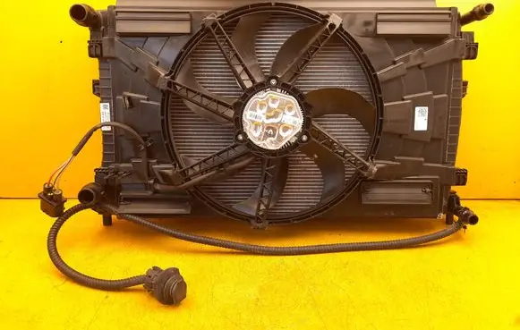 Seat Leon (5F) Electric radiator cooling fan 5Q0121203DQ 00007614 M0106571