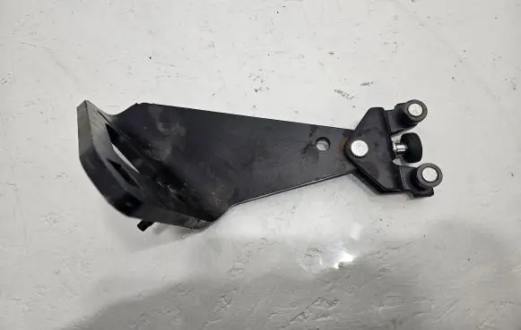 Opel Vivaro Sliding door lower roller guide/hinge 6003000347P