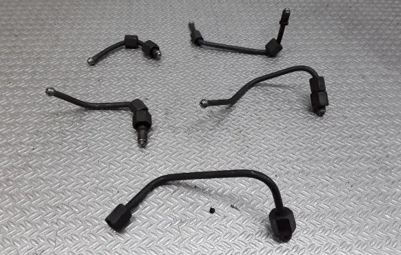 Opel Vectra C Fuel injector supply line/pipe 