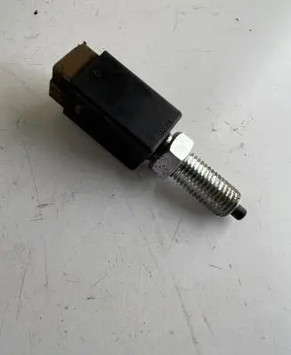 Nissan Navara D40 Brake pedal sensor switch