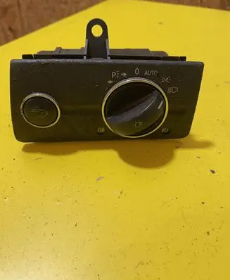 Mercedes-Benz E W211 Light switch 2115450404 A2115450404