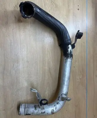 Volvo V60 Coolant pipe/hose 
