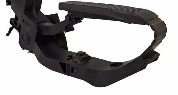 Mercedes-Benz C W203 Accelerator throttle pedal A2113000404