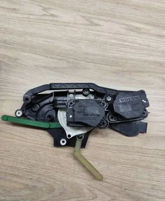 Volvo V70 Air flap motor/actuator 30676511 F2410 061216