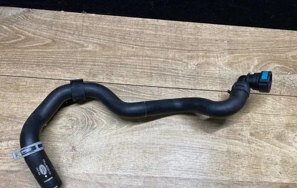 Land Rover Range Rover Sport L494 Engine coolant pipe/hose FPLA8K576CA
