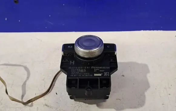 Mercedes-Benz E C207 W207 Head unit multimedia control A2128701351 A2128701651