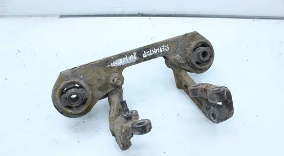 Nissan Juke I F15 Rear differential/diff mount bracket 