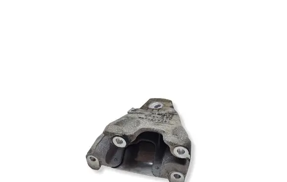 BMW 5 E60 E61 Engine mounting bracket 6770634