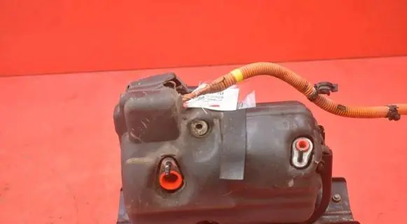 Tesla Model S Air conditioning (A/C) compressor (pump)
