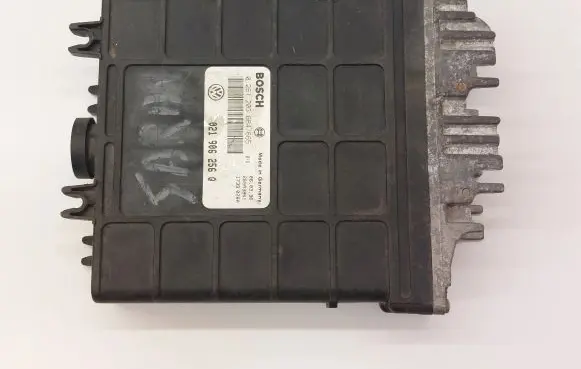 Volkswagen PASSAT B3 Engine control unit/module 021906256Q 0261203664 0803356