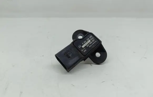 Volkswagen Golf V Air pressure sensor 03C906051 0261230095