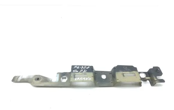 Peugeot 308 Fender mounting bracket
