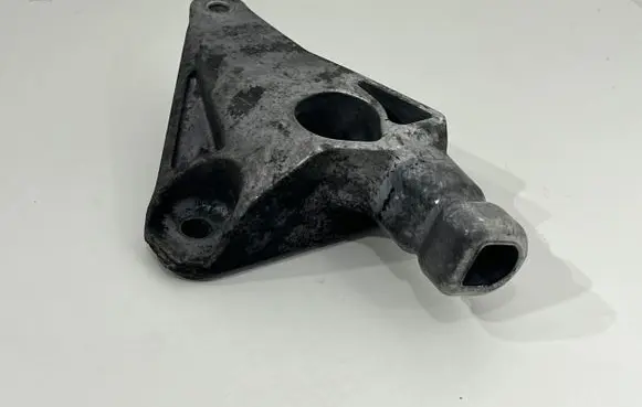 Audi A6 S6 C6 4F Engine mounting bracket 8E0199307S