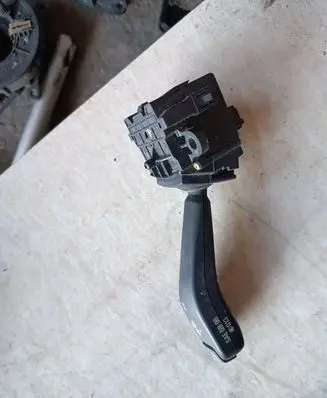 BMW 5 E39 Indicator stalk 8363668K 01104010