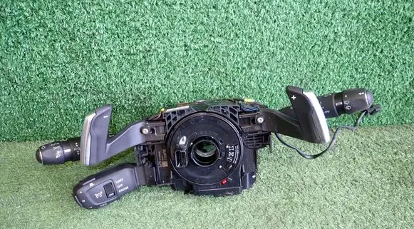 Citroen DS7 Crossback Wiper turn signal indicator stalk/switch 98312669ZD