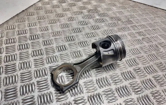 Mercedes-Benz E W212 Piston with connecting rod 65100