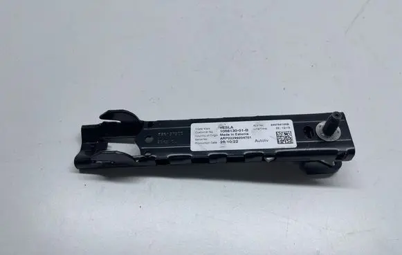 Tesla Model Y Seat belt height adjuster 106813001B ARP22299204701