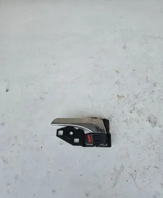 Toyota RAV 4 (XA40) Front door interior handle