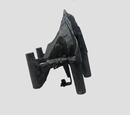 Volkswagen Touareg I Engine mounting bracket 070199303A
