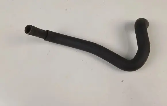 Mercedes-Benz Vito Viano W639 Engine coolant pipe/hose A6398321823