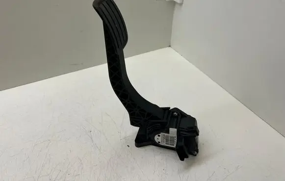 Peugeot 308 Accelerator throttle pedal 9674829180