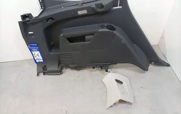 Peugeot 5008 Front door card panel trim 