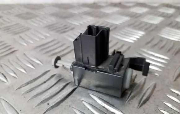 Clutch pedal sensor