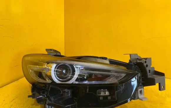 Mazda 6 Headlight/headlamp brak