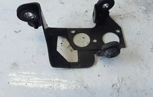 Volvo S80 ABS pump bracket 6G9N2B389