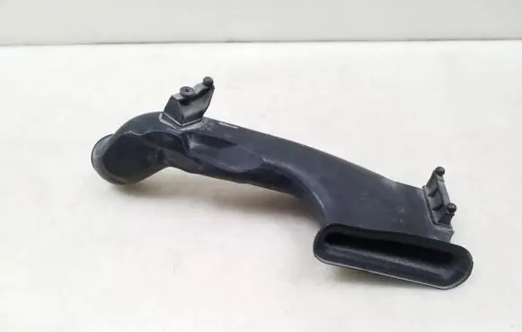 Opel Zafira B Air intake duct part 55351756