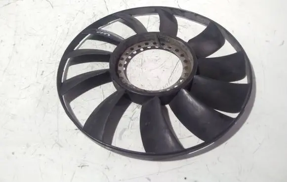 Volkswagen PASSAT B5 Fan impeller 058121301B
