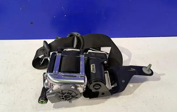 Mercedes-Benz E W212 Front seatbelt 620048200 A2128608785