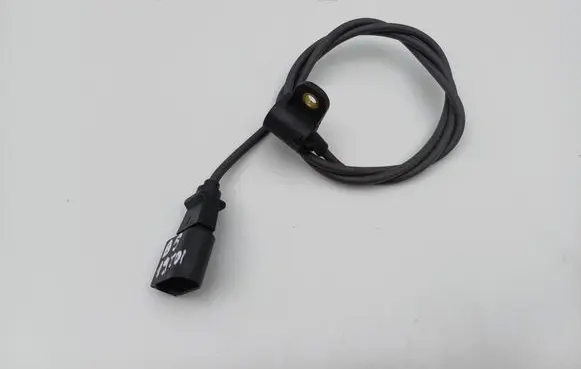 Volkswagen PASSAT B5 Camshaft position sensor 038906433A