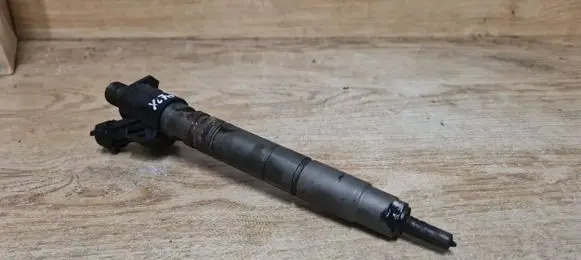Volvo XC70 Fuel injector 31272767