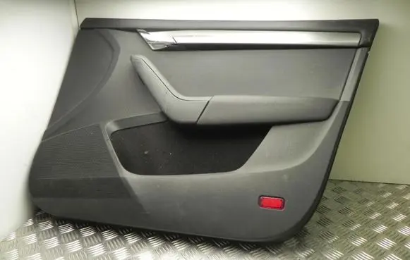 Skoda Octavia Mk3 (5E) Front door card panel trim 5E1867012 Baldai2998