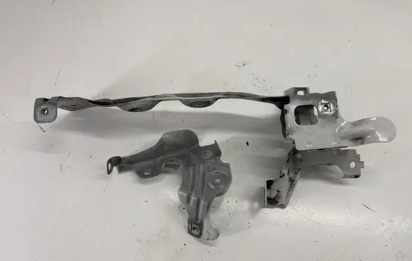 BMW 2 F44 Fender mounting bracket 7450387 7450377 7450381