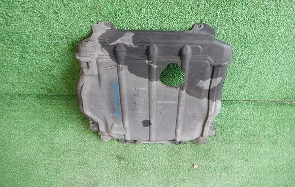 Jeep Grand Cherokee Engine splash shield/under tray
