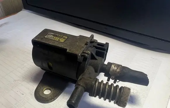 Vacuum valve