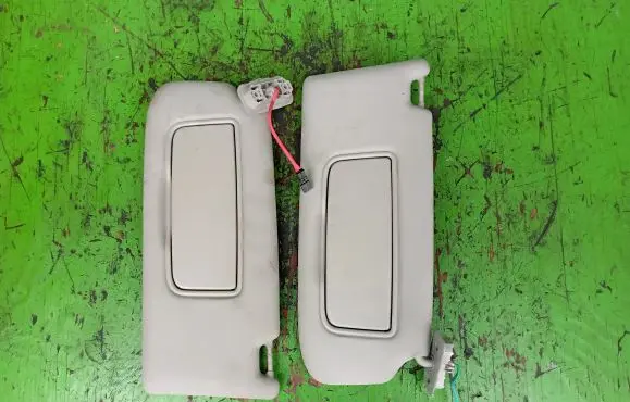 Volvo V50 Sun visor
