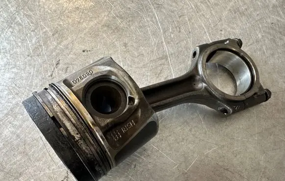 Renault Trafic III (X82) Piston 080340