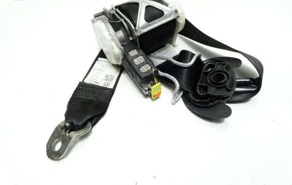 Volkswagen Jetta VI Front seatbelt 5C6857705A 385121 069575