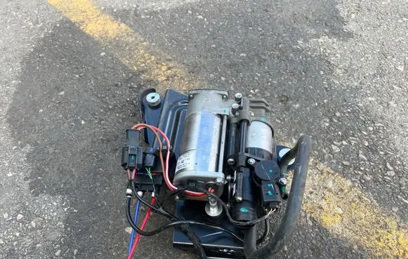 BMW i4 Air suspension compressor/pump 19412710