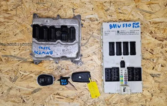 BMW 3 F30 F35 F31 Engine ECU kit and lock set 8639595