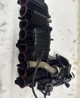 BMW 1 E82 E88 Intake manifold 7810179