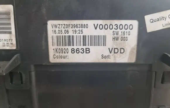 Volkswagen Golf V Speedometer (instrument cluster) 1K0920863B V0003000 VWZ7Z0F3963880