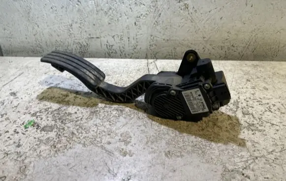 Renault Laguna III Accelerator throttle pedal 180050001R 0280755085