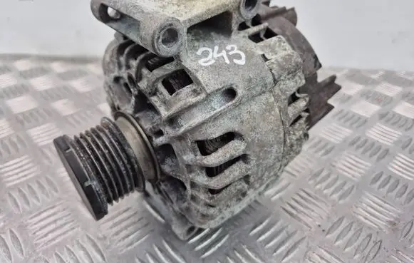 Mercedes-Benz C W204 Generator/alternator A0009067902 212006702 2617417A