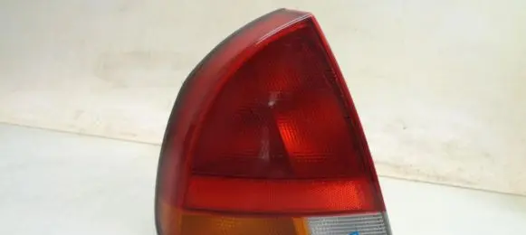Mitsubishi Carisma Rear/tail lights