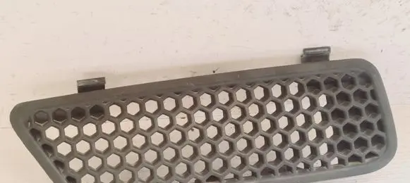 Renault Scenic I Front bumper upper radiator grill RN0702601 RN07026
